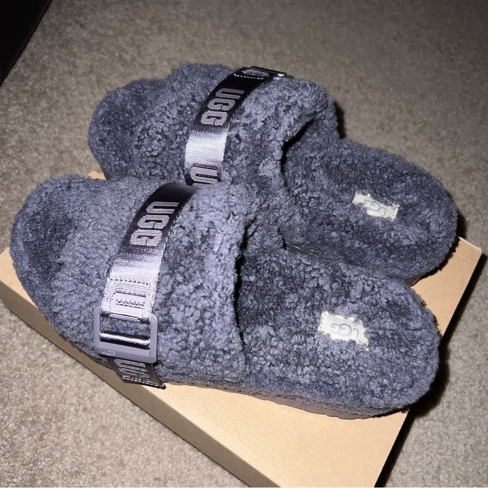 UGG Fluffita - Picture 2 of 11